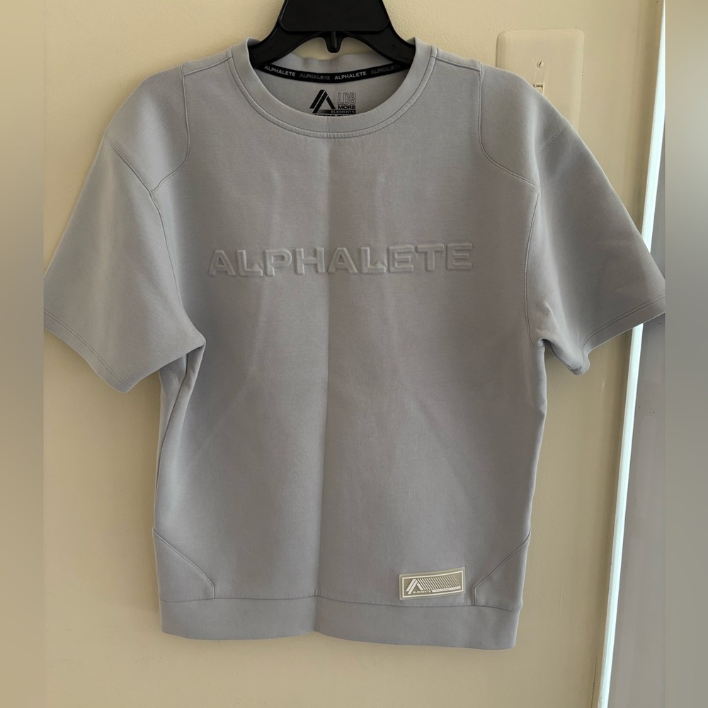 Alphalete men Light Gray Short Sleeve Tee